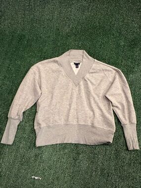 Scoop NYC Light Gray V-Neck Pullover Sweater